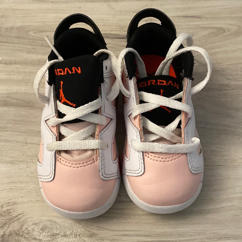Baby girl Jordan’s size 6 good condition gently used.